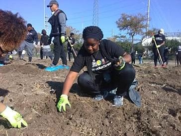 PVAMU students participating in the Toyota Green Initiative campaign