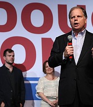 Doug Jones wins/http://newsheadlines.world/