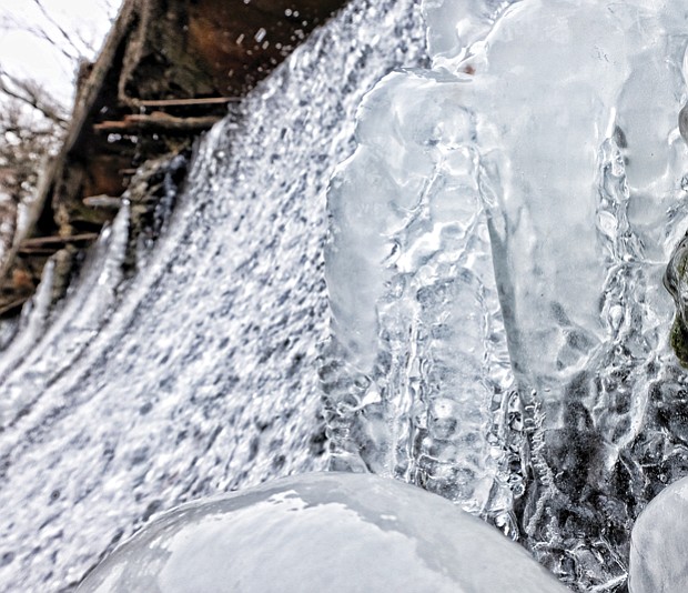 Icy waterfall in Bryan Park //