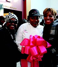 A grand opening celebration was held for Kim Stratton’s Kitchen on Jan. 5. The new southern cuisine restaurant is located in the River Oaks Mall food court and is the latest endeavor by Kim Stratton, a talented
chef, caterer, and gospel singer/songwriter. Photo Credit: Wyn-Win Communications