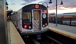 L subway train