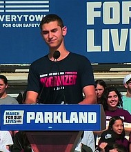 Parkland student  Adam Buchwald speech at MFOL rally./ WPLG