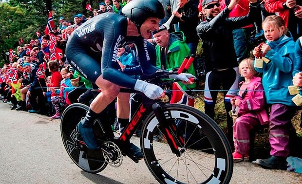 Hamish Bond has switched from being one of the world's best rowers in a bid to transfer that dominance to cycling.