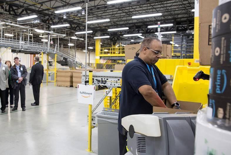 Amazon Opens First Robotics Center In Illinois The Times Weekly Community Newspaper In Chicagoland Metropolitan Area