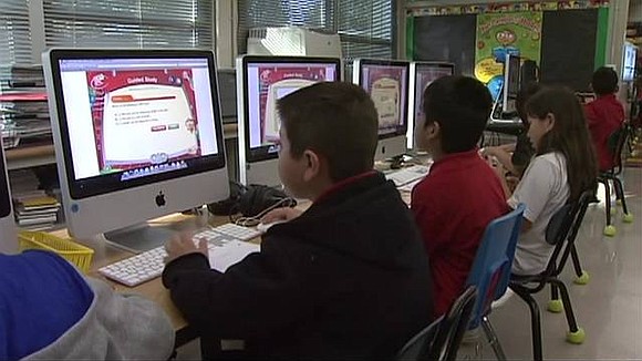 A technical issue kicked tens of thousands of Texas students out of the STAAR Online Platform on Tuesday, causing them …