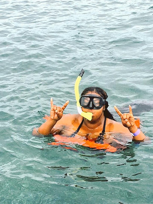 TotallyRandie in Belize