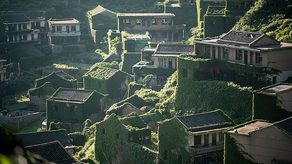 Like something straight out of a fairytale, the abandoned village of Houtouwan on Shengshan Island, part of the Shengsi Archipelago …