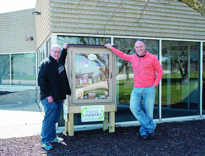 MICRO PANTRY INSTALLED IN MATTESON
Prairie State College recently installed a Micro Pantry at their
Matteson Area Center, 4821 Southwick Dr.