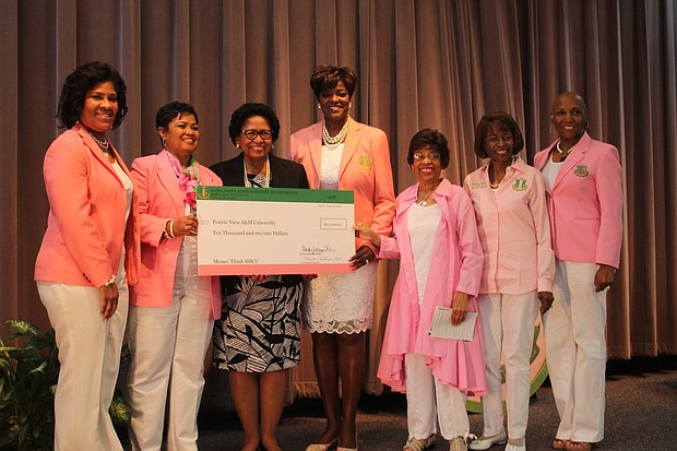 AKA makes contribution to Prairie View A&M University