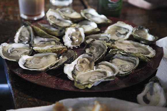 Health officials say that a 71-year-old man died after eating a bad oyster in Sarasota earlier this month.