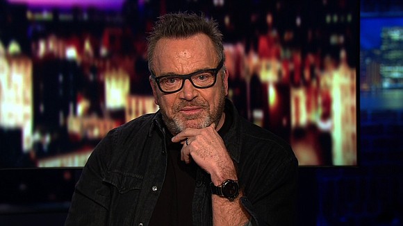 Tom Arnold held a rambling press conference for his new Viceland show "The Hunt for the Trump Tapes" on Thursday, …