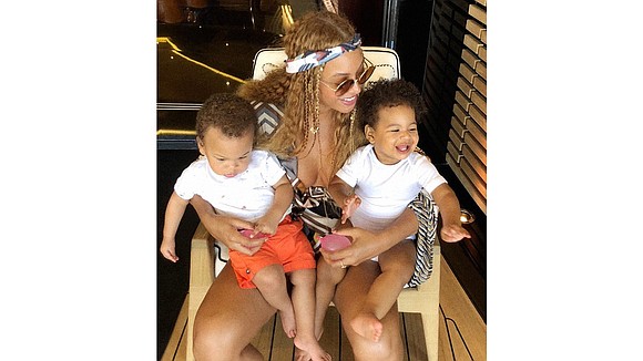 A year after she debuted a look at her newborn twins, Beyoncé has shared a new photo of the toddlers.