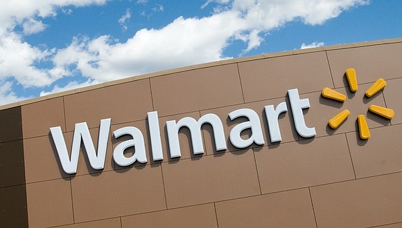 So much for all those worries that Walmart was losing ground to Amazon. Walmart delivered its best US sales growth …