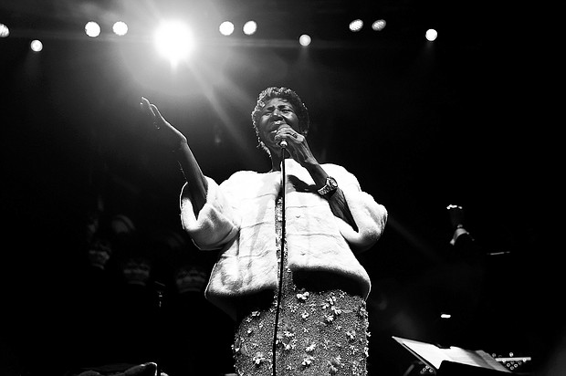 Madonna's attempt to pay tribute to Aretha Franklin on MTV's Video Music Awards has some viewers calling out the singer for d-i-s-r-e-s-p-e-c-t.