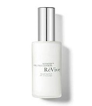 RéVive Sensitif Oil Free Lotion ($215)
Featuring antioxidants, this gentle oil-free lotion helps repair visible signs of aging, control excess oil and balances the troublesome t-zone.