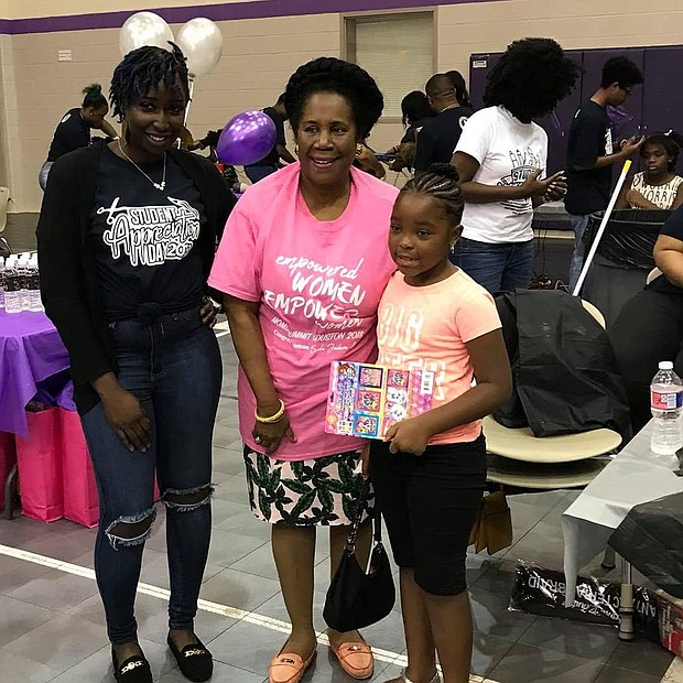 Congresswoman Lee at the 1st Annual Student Appreciation Day Back-to-School event 