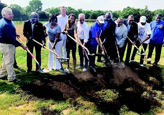 A groundbreaking ceremony was recently held for the brand new state-of-the-art Gately Indoor Track and Field at 744 E. 103rd St. in Pullman which will be the Chicago Park District’s fi rst-ever public
indoor track and field facility. Photo Credit: Provided by the Office of Alderman Michelle Harris
