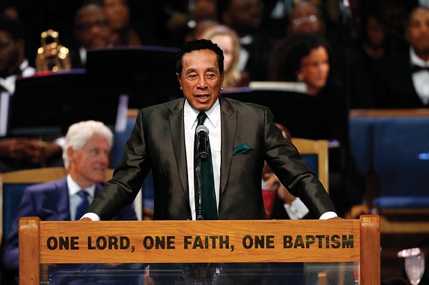 Motown singer Smokey Robinson, who has been Ms. Franklin’s friend since childhood, crooned a short song after giving remarks.