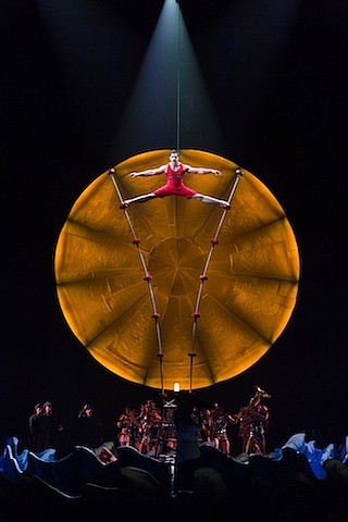  Matt Beard / Costumes: Giovanna Buzzi / 2016 Cirque du Soleil