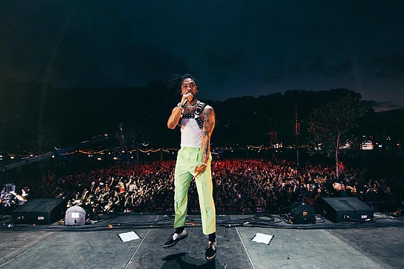 As a follow up with the fans for his fourth studio album, War & Leisure, Miguel made a stop in …