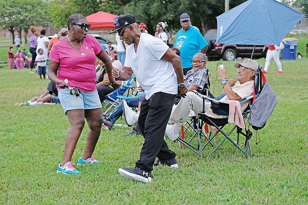Hundreds of old-timers and others gathered at Ethel Bailey Furman Park for the 35th Annual Church Hill Reunion. The event, held last Saturday, featured family activities, food and music. (Sandra Sellars/Richmond Free Press)