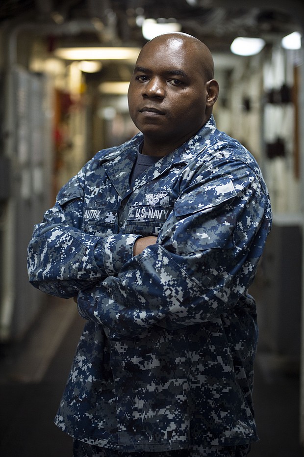 Petty Officer 1st Class Erwin Autry/Photo by Mass Communication Specialist 2nd Class Theodore Quintana