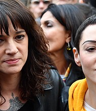 Rose McGowan has apologized to Asia Argento. McGowan issued her mea culpa on Thursday, following a demand from Argento that the actress retract an earlier statement that she knew Argento slept with actor Jimmy Bennett when he was a teen.