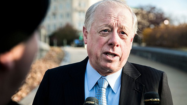 Democratic Senate hopeful Phil Bredesen is going all out to highlight his pledge to break with his own party as he seeks to win in conservative Tennessee.