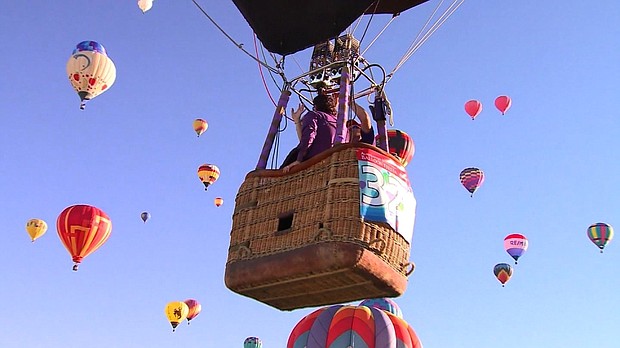  A couple tied the knot in a hot air balloon at the Albuquerque Ballon Fiesta.