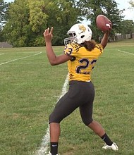 Maple Park Middle School starting quarterback Neveah Spillman (photo via fox4kc.com)