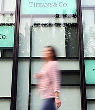 Chinese tourists in the United States slowed their spending at Tiffany during its most recent quarter, a troubling sign for the jeweler.