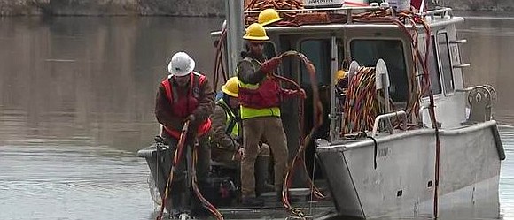 A specialized team of bomb squad veterans is spending a lot of time at the bottom of the Snake River. …