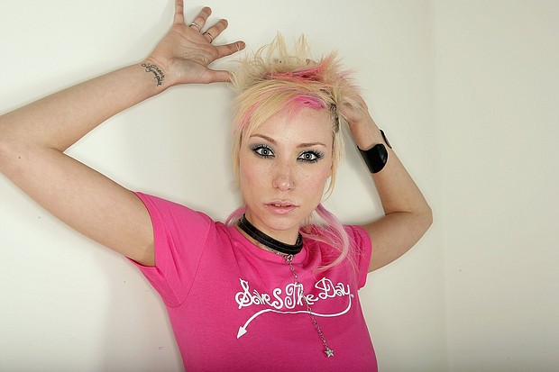 Model Jael Strauss of "America's Next Top Model" poses for a portrait at the TV Guide Channel Studios on April 20, 2007 in Hollywood, California.

**Credit: Mark Mainz/Getty Images for TV Guide Channel Studios**