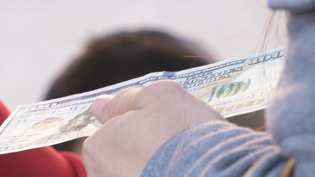 A generous Valley man handed out $10,000 in Peoria Wednesday.