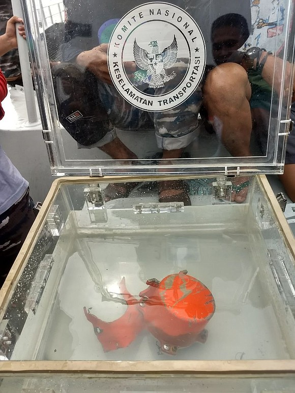 Indonesian Navy divers have recovered the cockpit voice recorder from Lion Air Flight 610, a discovery that could help solve …