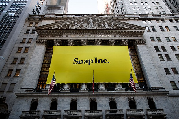 Snap is losing another high-profile executive. Chief Financial Officer Tim Stone told Snap on Tuesday that he was leaving the company, just eight months after moving to Snap from Amazon.