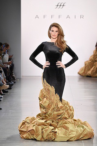 It is fitting that one of Hollywood’s newest go-to labels, Afffair, closed out NYFW at Spring Studios with a sultry, …