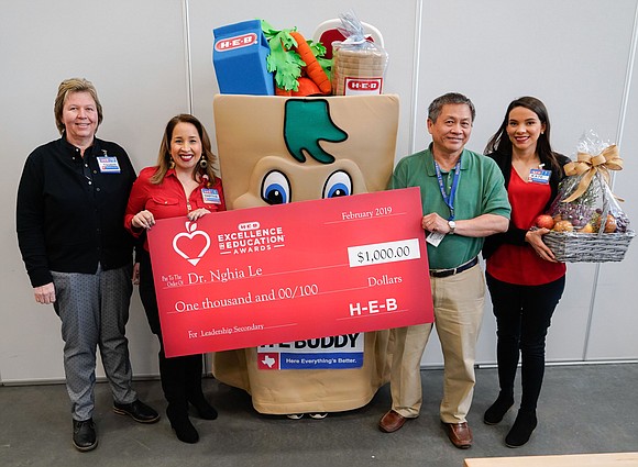 On Monday, a Houston teacher was named the first Houston-area finalist for the 2019 H-E-B Excellence in Education Awards, spotlighting …