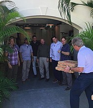 @LauraWBush and I are grateful to our Secret Service personnel and the thousands of Federal employees who are working hard for our country without a paycheck. And we thank our fellow citizens who are supporting them. It's time for leaders on both sides to put politics aside, come together, and end this shutdown.