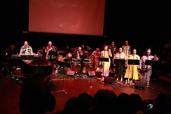 After performing more than a dozen songs popularized by Harry Belafonte, pianist and vocalist Richard Cummings Jr., with an ensemble ... After performing more than a dozen songs popularized by Harry Belafonte, pianist and vocalist Richard Cummings Jr., with an ensemble ...