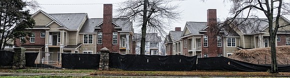 New upscale apartments are filling 15 acres on the campus of Union Presbyterian Seminary in North Side.