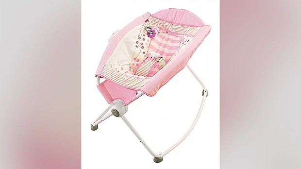 The federal Consumer Product Safety Commission, for the second time in recent months, has sided with manufacturers of baby products that have caused death or injury to infants.