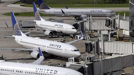 A United Airlines airport agent is accused of using a racial slur against a customer and faces a misdemeanor charge …