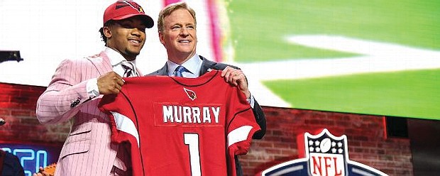 Kyler Murray poses with Roger Goodell