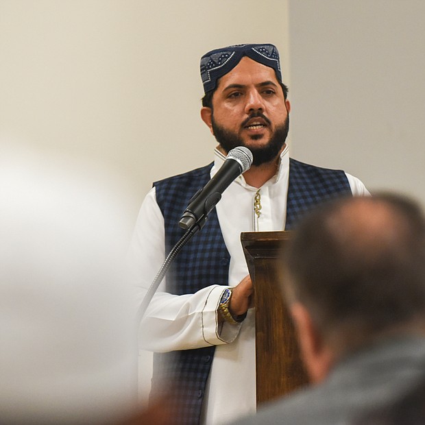 Imam Irfan Ali Shah of the Islamic Center of Henrico offers prayers in remembrance of the victims of the Easter Sunday bombings at three Christian churches and three luxury hotels in Sri Lanka that claimed the lives of more than 250 people and wounded 500 others. (Regina H. Boone/Richmond Free Press)