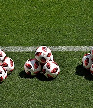 Spanish police have arrested a number of players and officials as part of an investigation into match-fixing in football, they said in a statement.