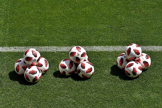 Spanish police have arrested a number of players and officials as part of an investigation into match-fixing in football, they said in a statement.