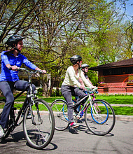 Spend summer enjoying a host of fun-filled outdoor activities in the Chicago region offered by the Frank Lloyd Wright Trust.