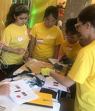 30 young women from across the Chicagoland area recently participated in the 6th Annual
ComEd Icebox Derby. Photo Credit: Katherine Newman