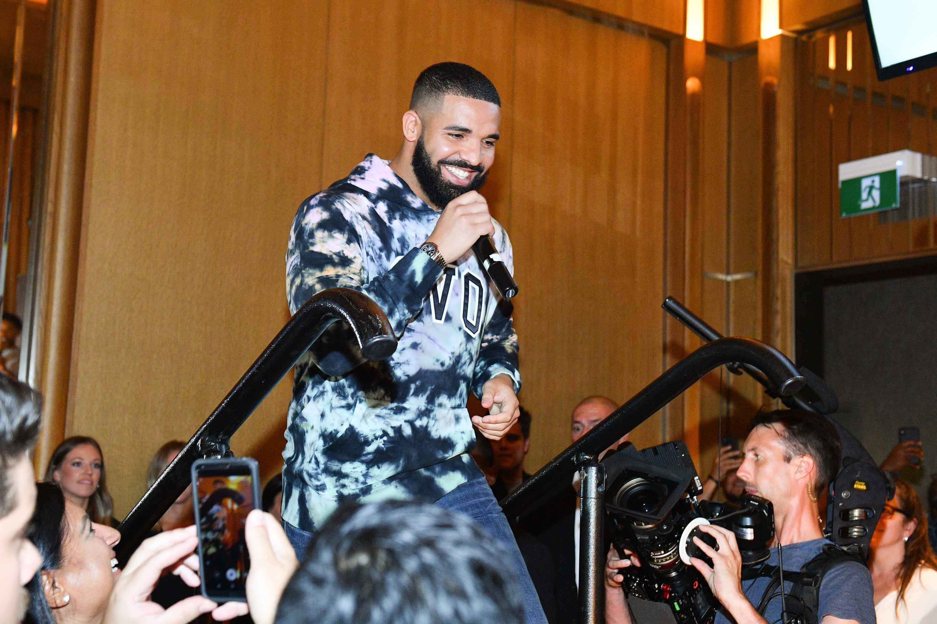 Drake makes it nine No. 1 albums with 'Care Package' | Houston Style ...